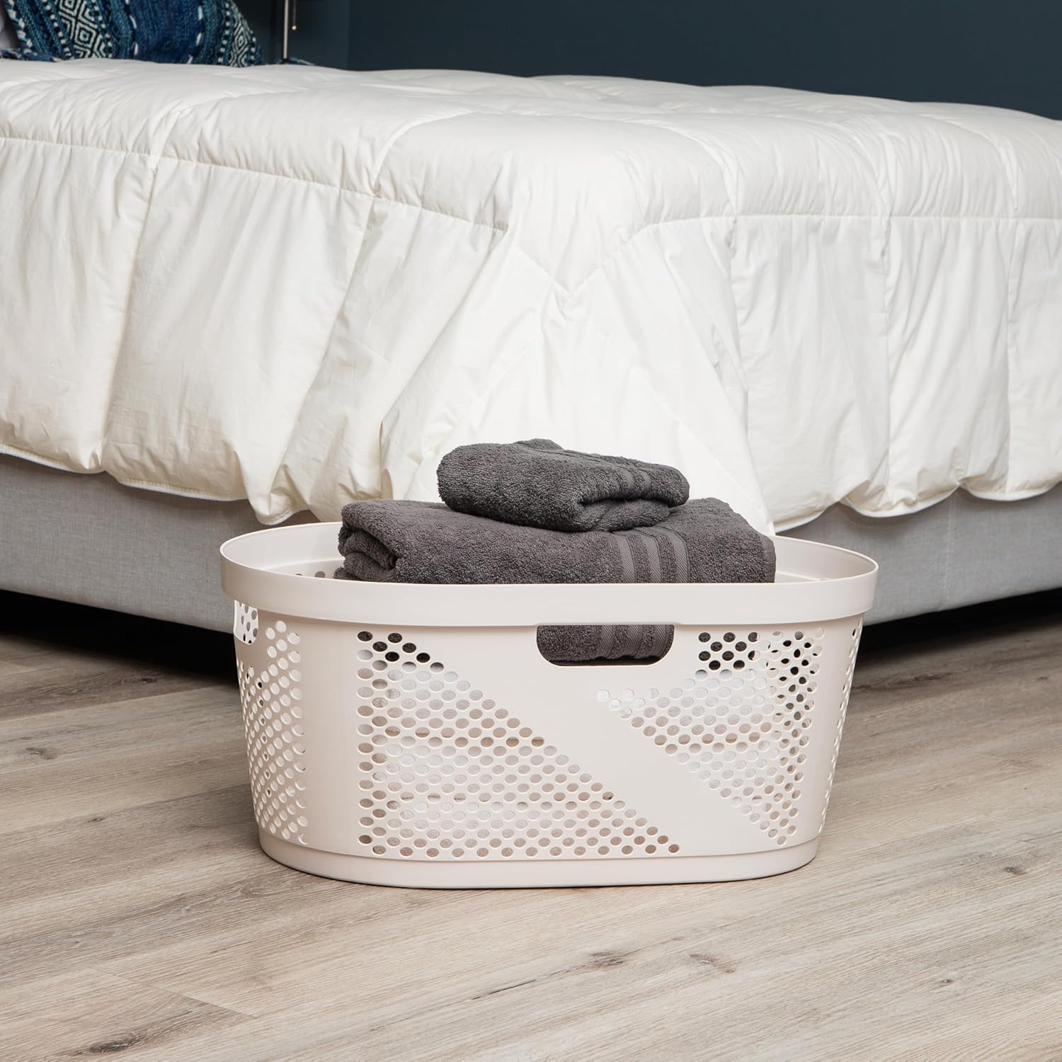 Mind Reader 40L Laundry Basket - Premium Wicker Design Clothes Hamper in Ivory Color