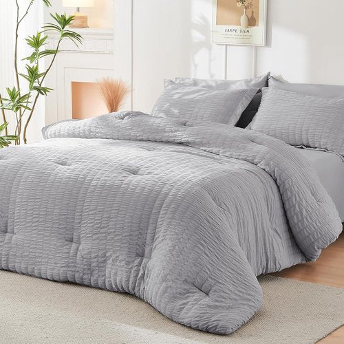 HYMOKEGE Queen Comforter Set - Lightweight 3-Piece Bedding Set with Soft Down Alternative - Light Grey