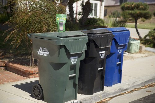Stinky Bins Garbage Odor Eliminator – Cherry Scented Absorbing Granules for Trash Bins, Dumpsters, Garbage Cans, and Outdoor Waste – All-Natural Sludge Control and Deodorizer – 24 oz Bag