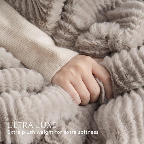 EVERGRACEHOME Ultra Soft Faux Fur Throw Blanket for Couch, Luxury Sculpted Texture Faux Rabbit Fur Blanket for Bed, Fluffy Thick Plush Warm Fuzzy Throw, 920GSM (Taupe, 60''x80'')