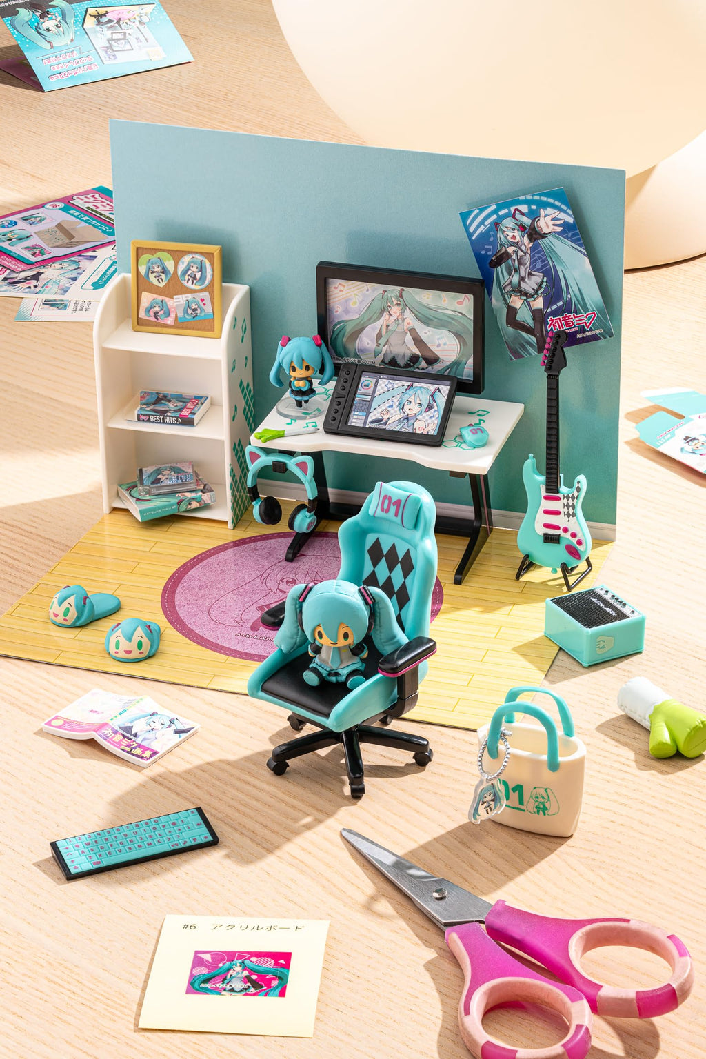 Re-Ment Miku Miku Room Blind Box - Includes 1 of 8 Collectible Mini Figurines - Fun and Versatile Decoration