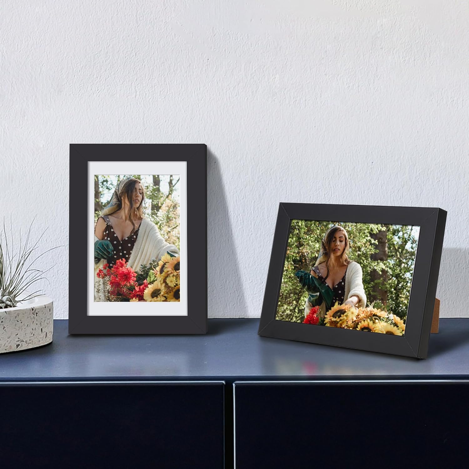 Upsimples 4x6 Picture Frame - Versatile Display for 3.5x5 or 4x6 Photos | Black, 1 Pack