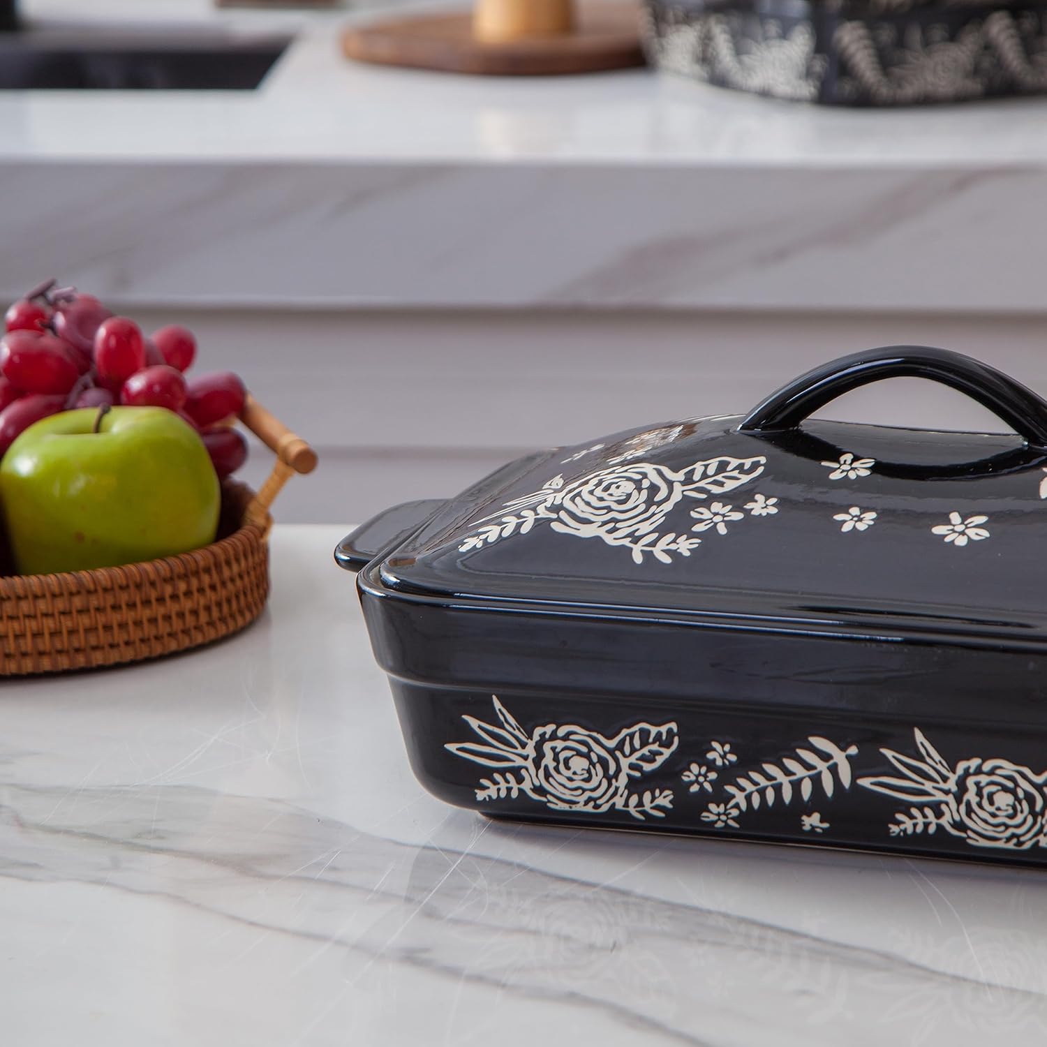 Wisenvoy Casserole Dish - Ceramic Baking Dish With Lid for Oven Use | Perfect for Family Meals