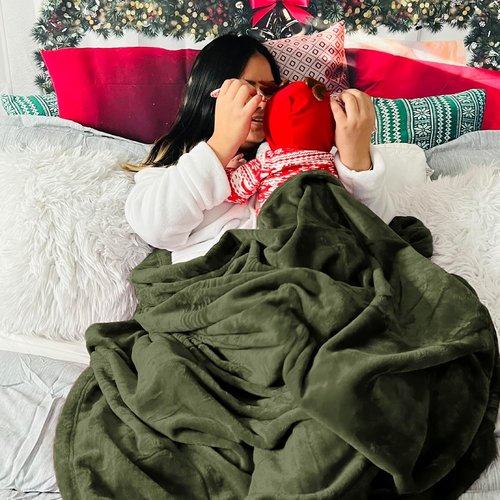 Bedsure GentleSoft Fleece Blanket - Twin Size Olive Green, 300GSM Cozy & Warm Plush Blanket, 60x80 Inches