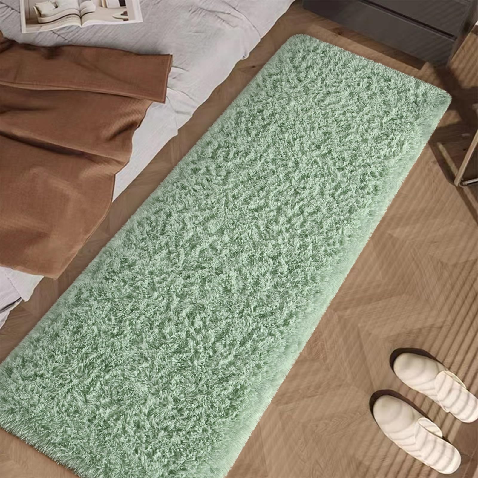 FALARK Soft Green Runner Rugs for Bedroom, 2x6 ft Bedside Rug Plush Fluffy Carpets, Shag Furry Modern Area Rug Carpet for Living Room Girls Kids Room Nursery Home Decor, Green