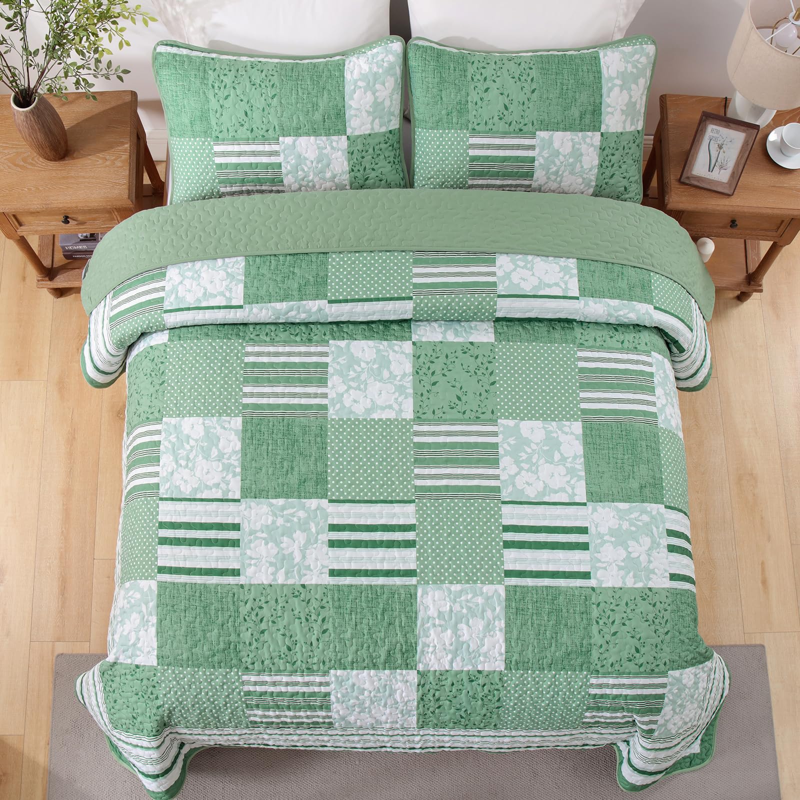 Drucon Green Patchwork Queen Quilt Bedding Set, Spring Summer Plaid Bedspreads, 3 Pieces Lightweight Soft Coverlet with 2 Pillow Shams for All Season 96x90 Inch