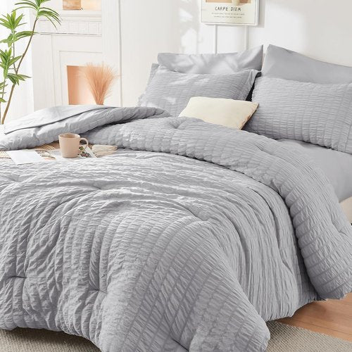 HYMOKEGE King Size Comforter Set - Luxury 7-Piece Seersucker Bedding Set in Light Grey | All-Season Comfort