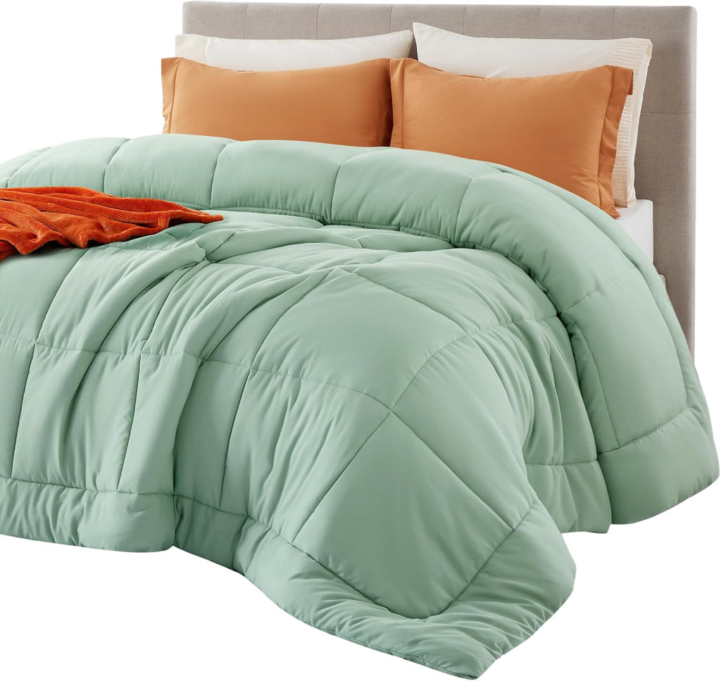 Bedsure Comforter Duvet Insert - All-Season Quilted Down Alternative Blanket, Sage Green, Full 86 x 82 Inches