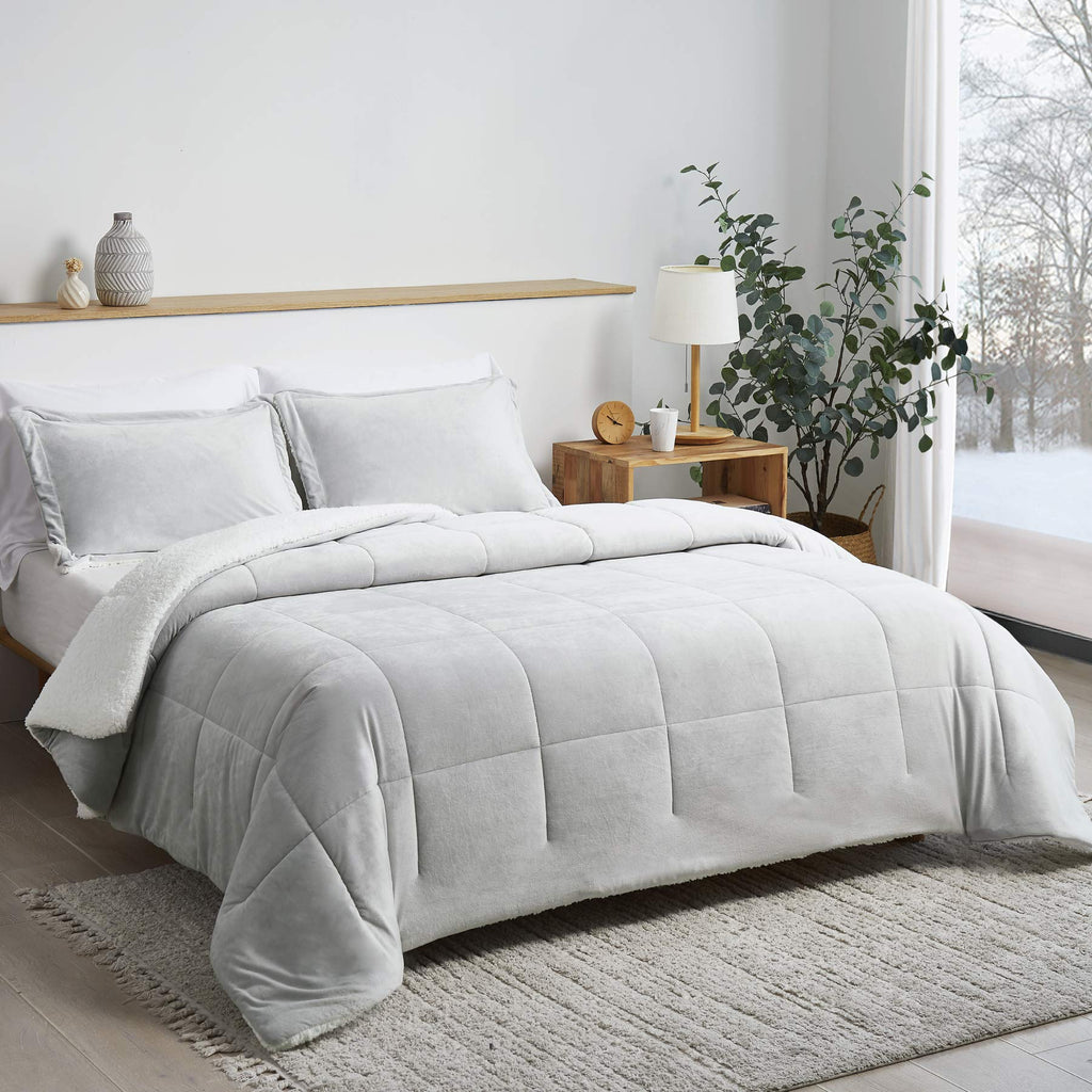 Bedsure Luxurious Micromink Sherpa Light Grey Queen Comforter Set 3 Pieces - (1 Comforter 88x88 and 2 Pillowshams), Reversible Down Alternative Comforter, Machine Washable