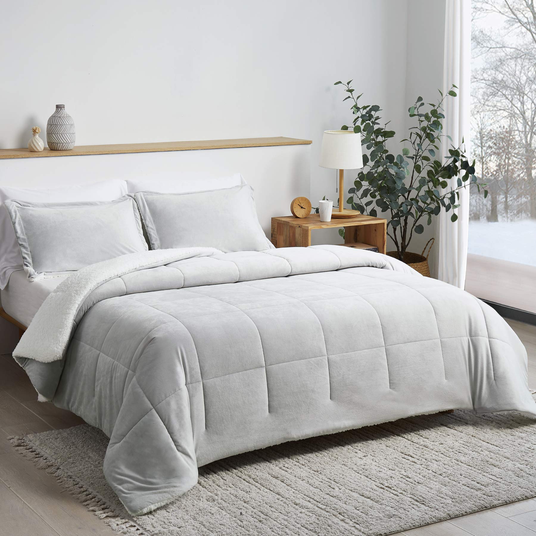Bedsure Luxurious Micromink Sherpa Light Grey Queen Comforter Set 3 Pieces - (1 Comforter 88x88 and 2 Pillowshams), Reversible Down Alternative Comforter, Machine Washable