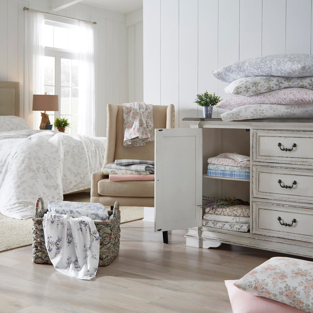 Laura Ashley - Flannel Sheets Queen Size, Anti-Pilling & Wrinkle Resistant Cotton, Touchably Soft for All-Season Comfort - Bed Sheets with Matching Pillowcases & Fitted Sheet (Mulholland Plaid Blue)