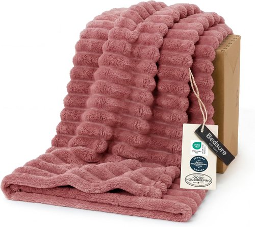 Bedsure GentleSoft Fleece Blanket - Cozy Dusty Pink Throw for Couch, Perfect 50x70 Inches Size