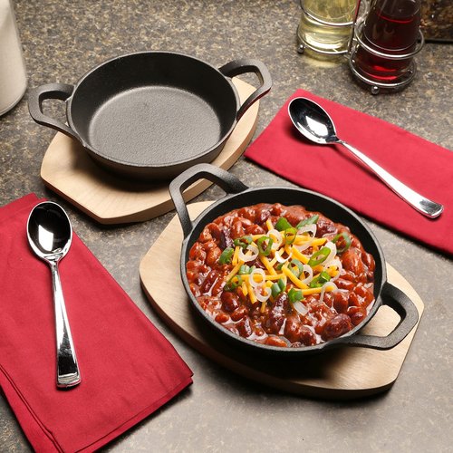 HOME DISTRICT Mini Cast Iron Skillet Set of 4 Mini Ramekins, Oven Safe, 6 Inch, 12 Oz Cast Iron Skillet Set with Wood Trivets