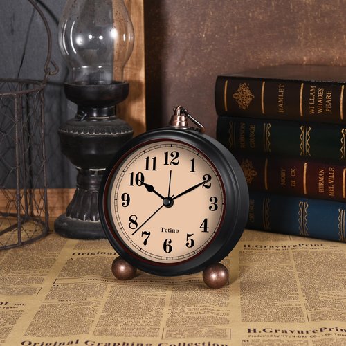 Tetino Analog Alarm Clock,Battery Powered Desk Clocks with Night Light,Silent Non Ticking,Retro Simply Design Alarm Clocks for Living Room, Bedroom, Bedside,Dormitory,Decor,Gift (Black)
