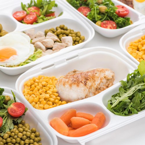 Freshware Clamshell Food Containers with Lids [8x8"] 3-Compartment 200-Pack, Disposable To Go Containers, Biodegradable Sugarcane To Go Boxes - Paper Containers - Microwave & Freezer Safe, Stackable