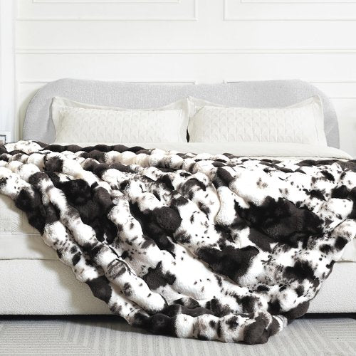VFROO Ultra Plush Bubble Faux Rabbit Fur Blanket – 950GSM Thick Fluffy Throw Blanket for Bed, Couch, Sofa, or Gift, 50" × 60", Black Cow