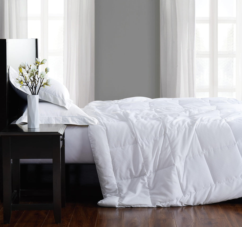 London Fog Seersucker Dot White Polyester 1-Piece Twin XL Comforter, Geometric Themed, for Men and Women, OEKO-TEX Certified Confidence