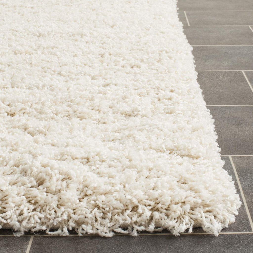 SAFAVIEH Laguna Shag Collection Accent Rug - 2'3" x 4', Beige, Solid Design, Non-Shedding & Easy Care, 2-inch Thick Ideal for High Traffic Areas in Entryway, Living Room, Bedroom (SGL303B)