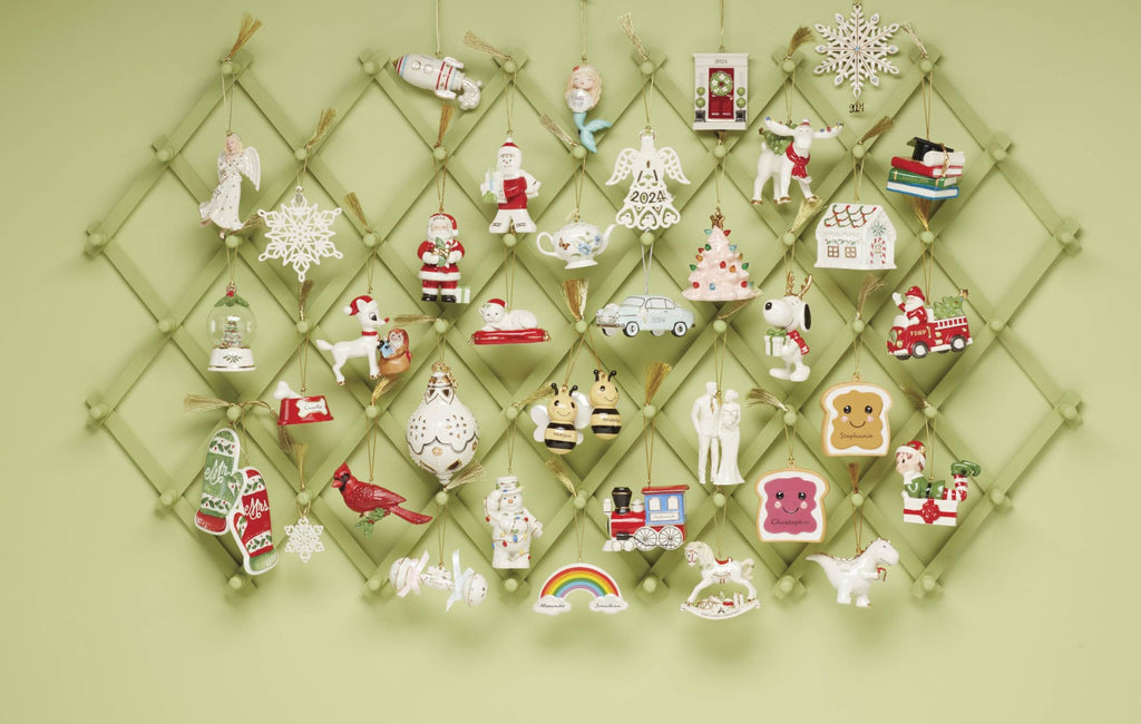 Lenox 896534 Mr. & Mrs. Mitten Ornaments, Set of 2, Christmas Ornament