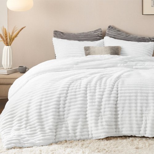 Bedsure Queen Comforter Set - GentleSoft™ 3 Pieces Fluffy Double-Side Fleece Comforter Set, Cozy Striped Room Decor Aesthetic, Luxury Bright White Bedding Queen Size with 2 Pillowcases, 90x90 Inches