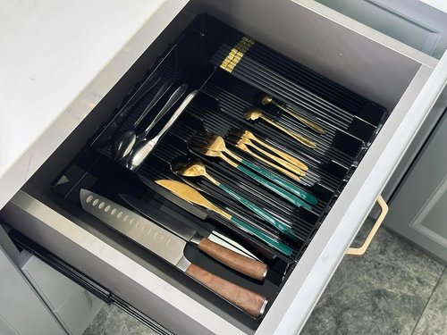 IEEK Silverware Organizer - Expandable Utensil Tray for Kitchen Drawers | Adjustable Cutlery Holder, Black