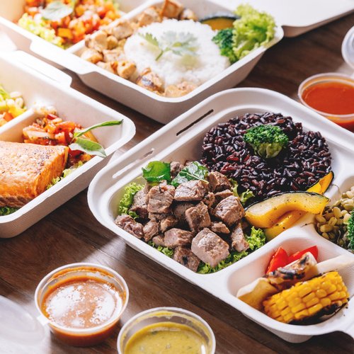 Freshware Clamshell Take Out Food Containers with Lids [9x9 200-Pack] Disposable To Go Containers, Biodegradable Sugarcane To Go Boxes - Paper Food Container - Microwave & Freezer Safe, Stackable