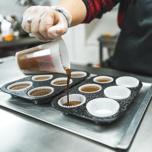 Bake Choice Non-Stick Cupcake Liners - 200 Standard & 400 Mini Liners for Easy Baking