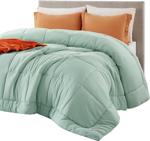 Bedsure Comforter Duvet Insert - All-Season Queen Size Quilted Down Alternative Bedding, Sage Green 88 x 88 Inches