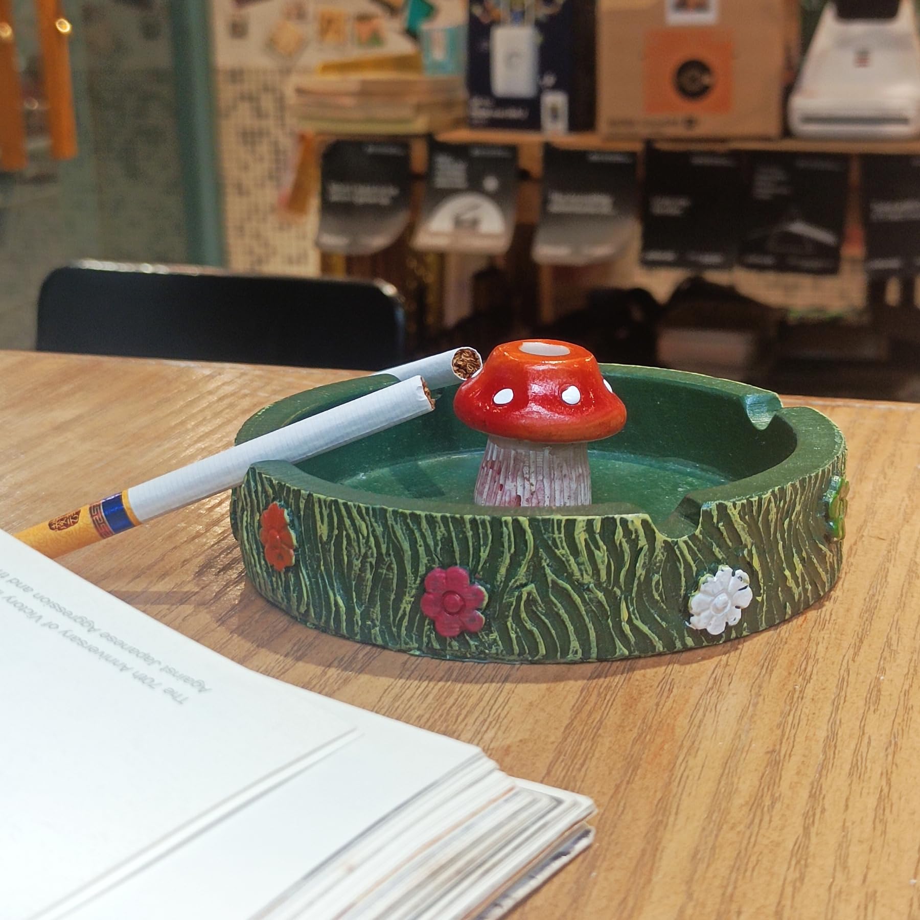 Ashtray Cool Ashtrays Cigarette Snuffer for Smokers,Mushroom Ashtray Outdoors Resin Ash tray Decor, Mushroom Ornament Gifts for Home Office (Mushroom Ashtray)