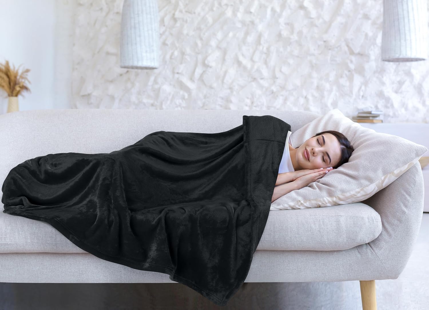 Utopia Bedding Fleece Blanket - Luxury Soft Anti-Static Microfiber | California King Size Black (102x96 Inch)