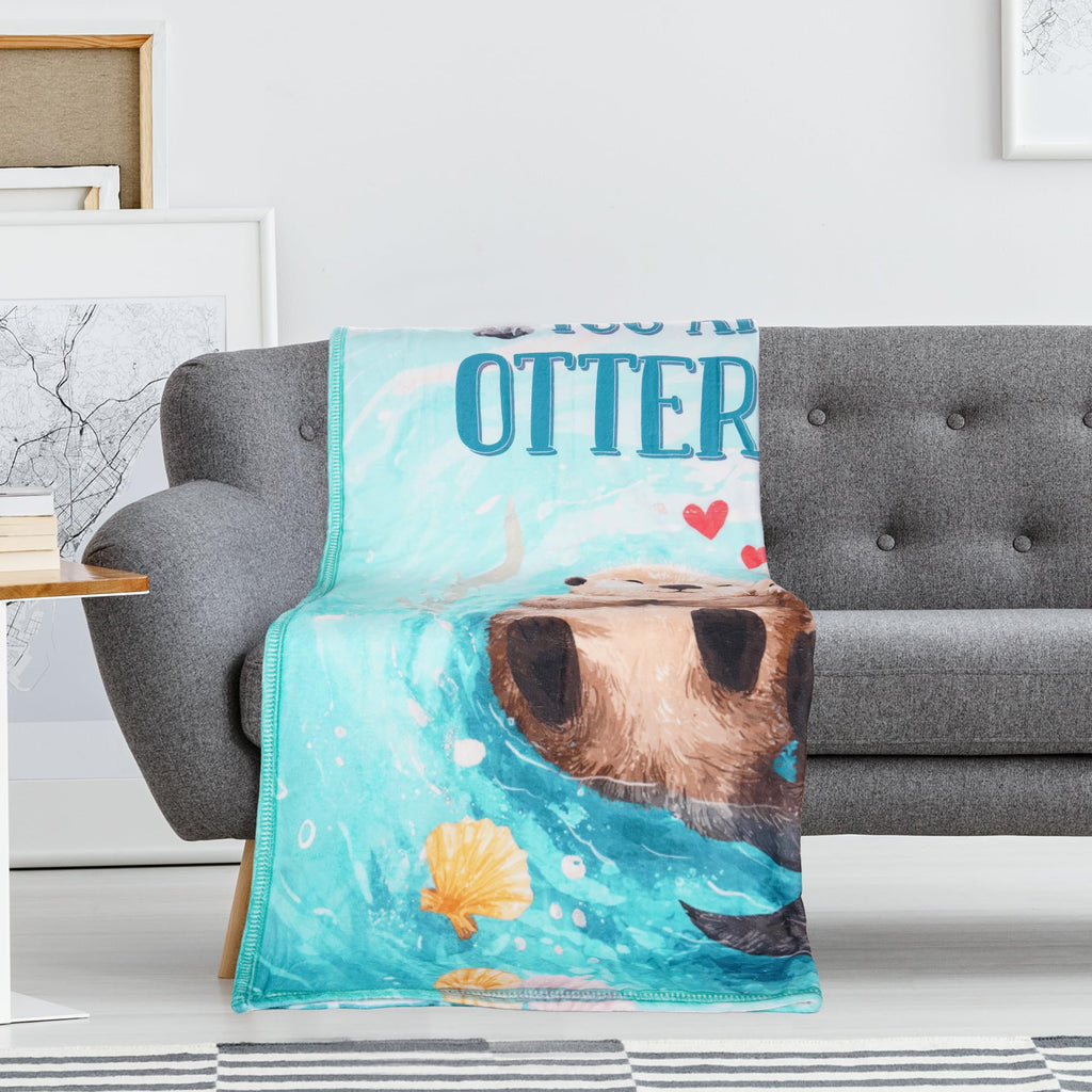 Otter Throw Blanket, Cute Otter Couple Love Design Soft Cozy Flannel Blanket, Valentines Day Anniversary Romantic Gift for Boyfriend Girlfriend Husband Wife (50" x 60")
