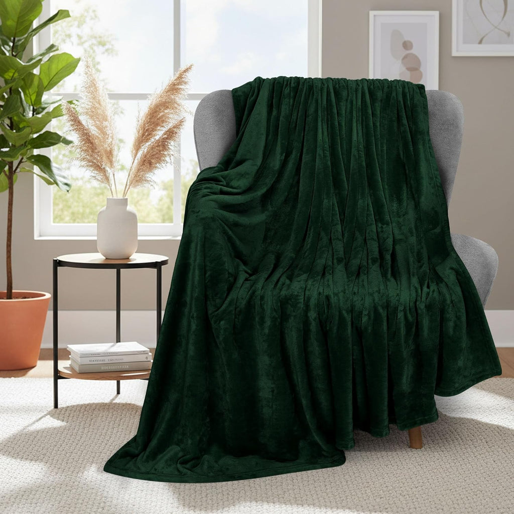 Utopia Bedding Fleece Blanket - Luxury Anti-Static Soft Microfiber Throw | Forest Green, 50x60 Inch