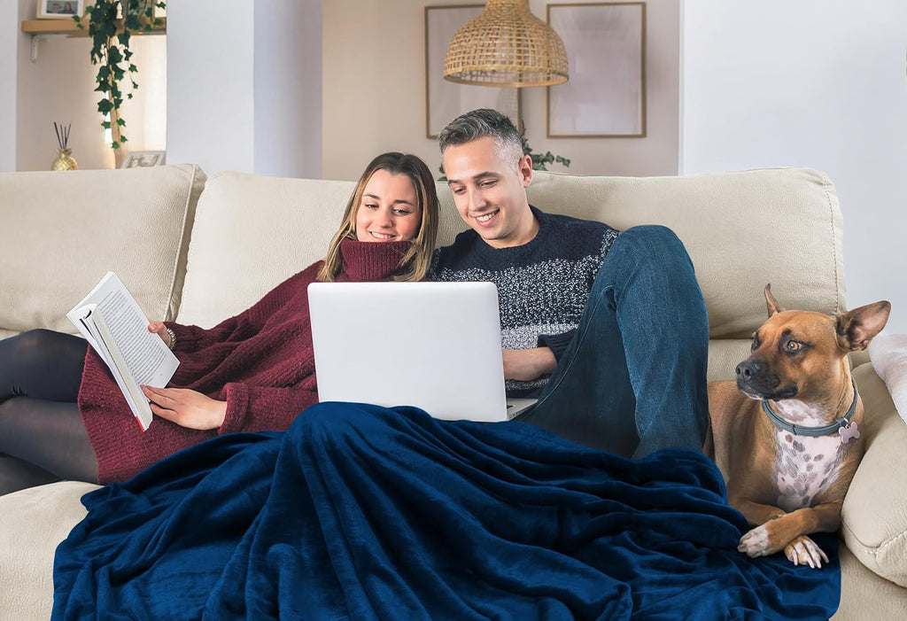 Utopia Bedding Fleece Blanket - Luxury Soft Anti-Static Microfiber in Navy | Full Size (90x84 Inch)