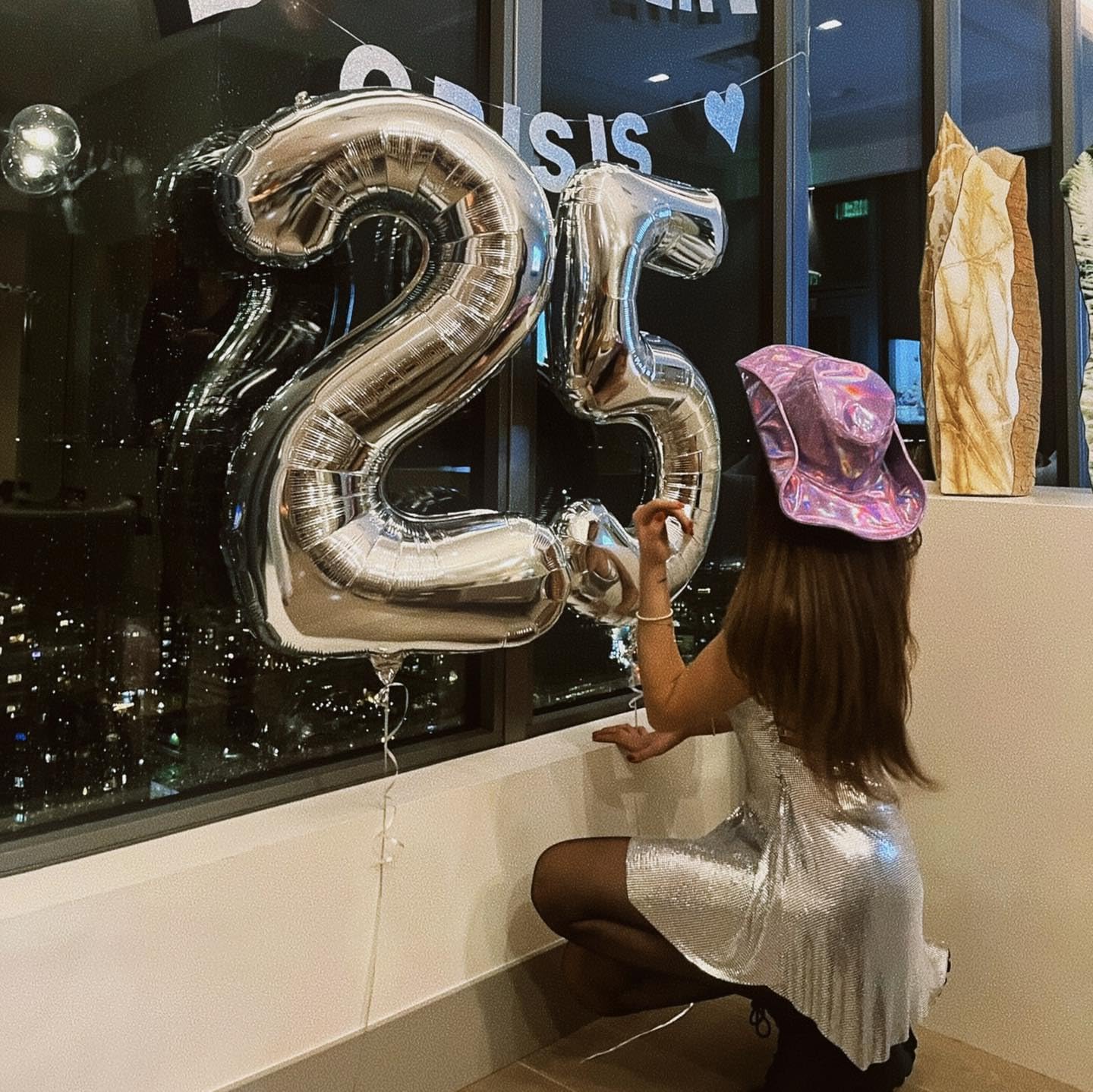 Silver Number 25 Balloon - 40 Inch Metallic Decoration for 25th Birthday Celebrations