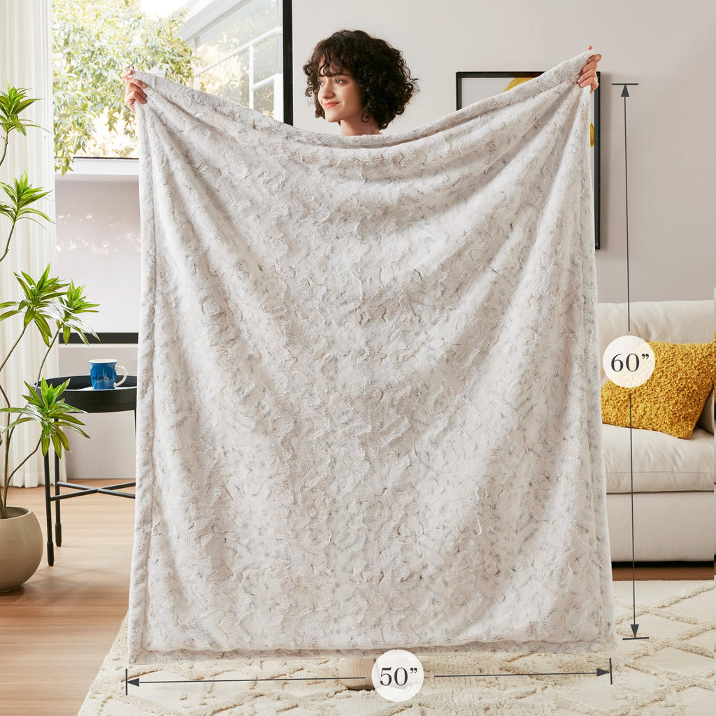 Madison Park Zuri Soft Plush Luxury Oversized Faux Fur Throw Animal Stripes Design, Faux Mink On The Reverse, Modern All Seasons Blanket for Bed, Sofa Couch, Office, Snow Leopard, 60x70