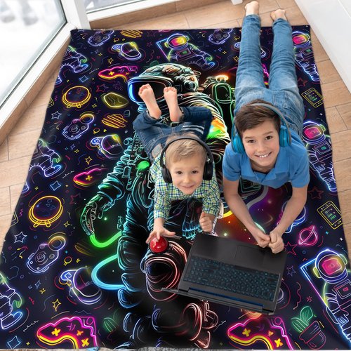 DREAMUGIFT Boys Blanket for Sofa Astronaut Blanket Gift for Boys 6-8, Cool Warm Cozy 50 x 40 Inches Throw for Living Room Bed Sofa Camping