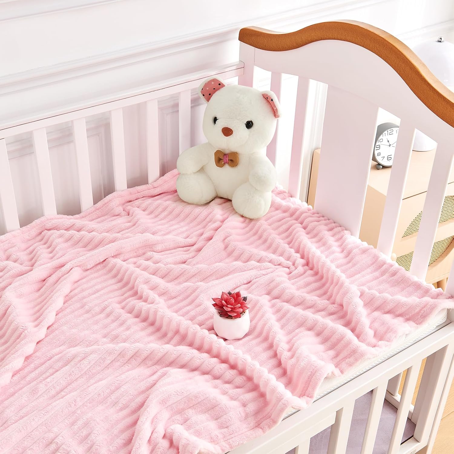 Skiennix Soft Fleece Baby Blanket - Ultra Cozy Lightweight Pink Blanket for Newborns | 30x40 Inch
