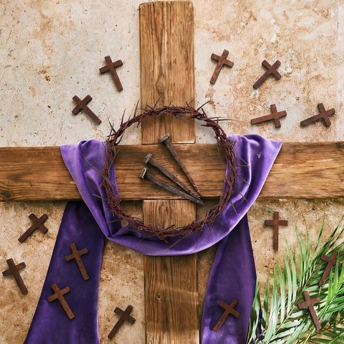 Geelin Easter Crown of Thorns Set - 13 Pcs Mini Wooden Cross & Thorn Wreath | 8'' Christian Decor for Home & Church