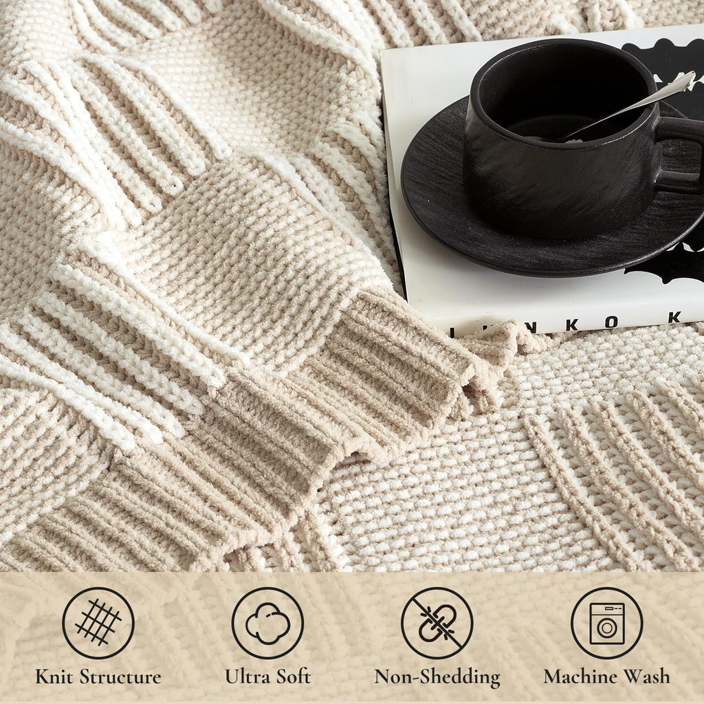 Amélie Home Knit Throw Blanket, Soft Chenille Cozy Breathable Dual Tone Checkered Chunky Decorative Blanket for Couch, Bed & Sofa, French-Inspired Lightweight Warm Gift for Women, Beige, 50"x60"