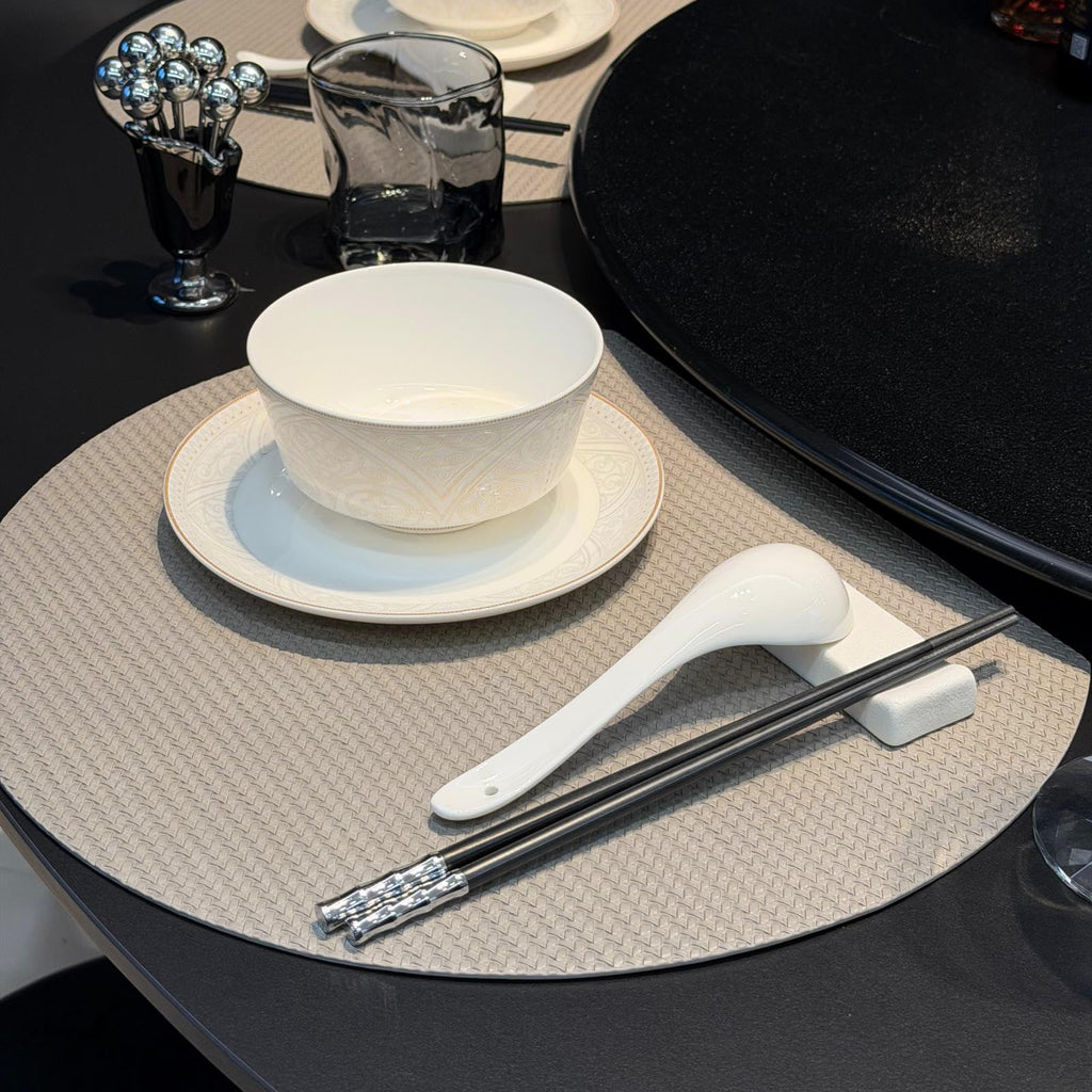ZIWUROAD Faux Leather Placemats Set of 6, PU Heat Resistant Dining Table Mats, Waterproof Wipeable Non-Slip Place Mats for Kitchen Dining Table Decoration, Grey