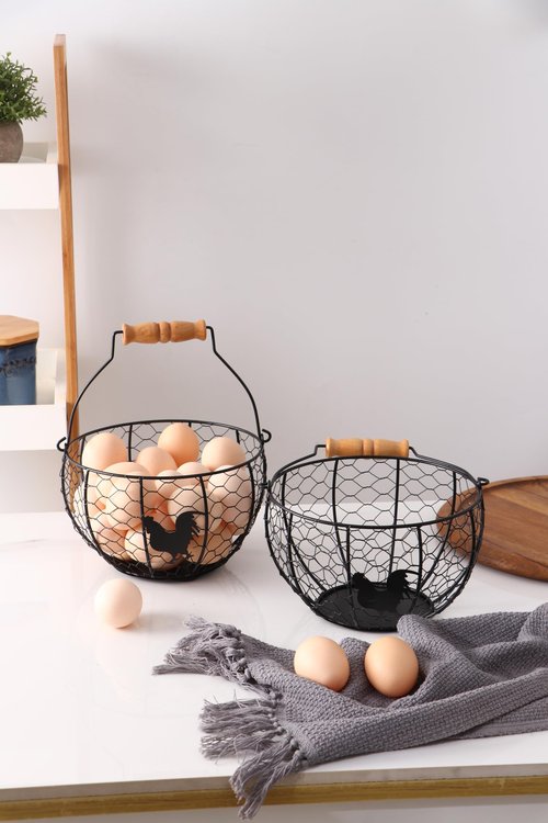 Fresh Eggs Collecting Basket With Handle，Vintage Style Metal Wire Eggs Holder Basket for Countertop Kitchen Storage Bin