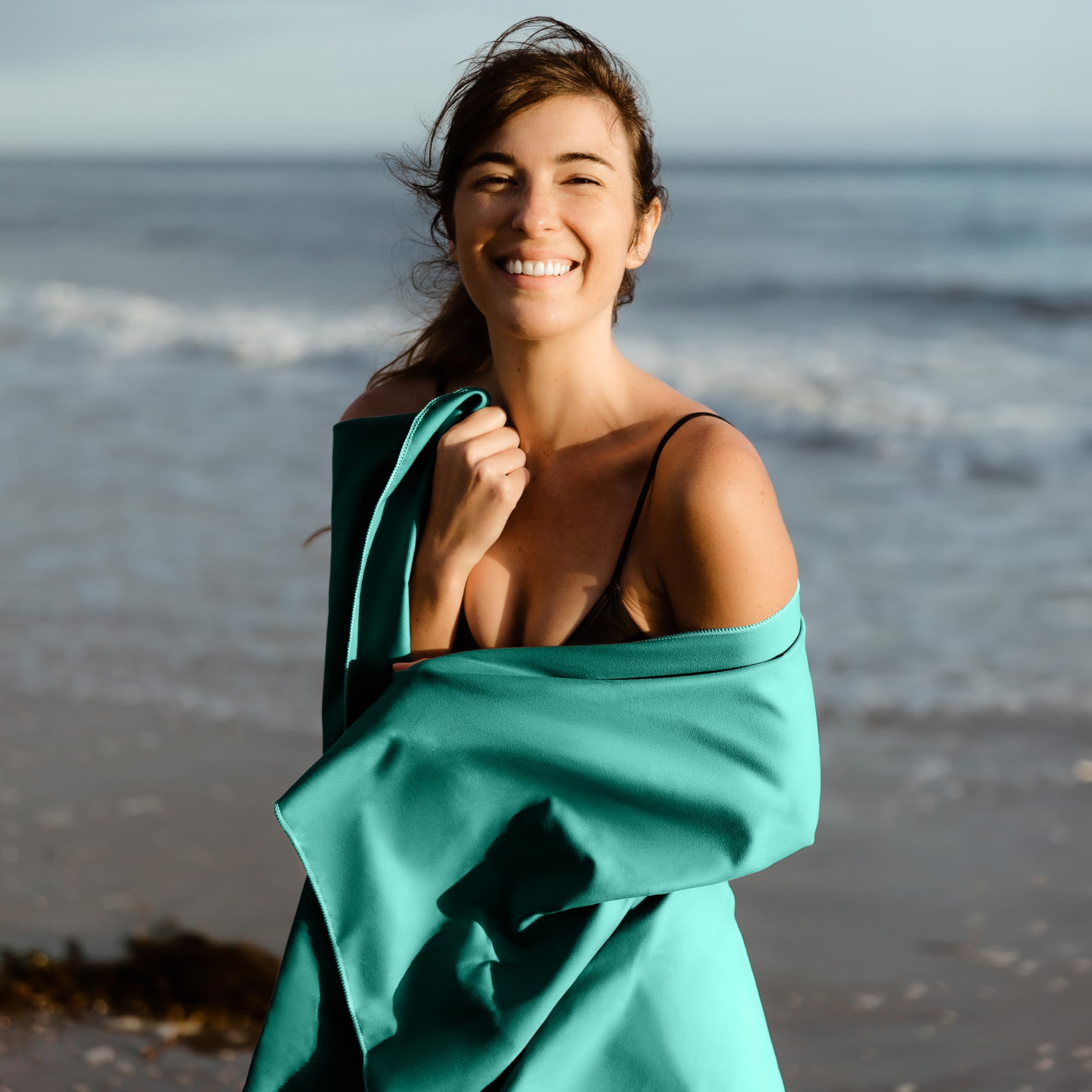 Hero Microfiber Large Beach Towel Compact for Travel (Aquamarine, 40" x 72")