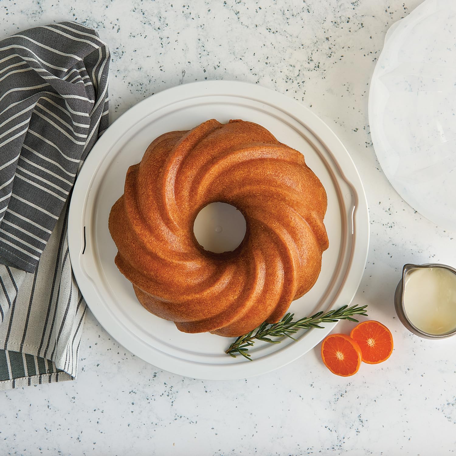 Nordic Ware Formed Swirl Bundt with Keeper, 10 Cup, Twilight Blue