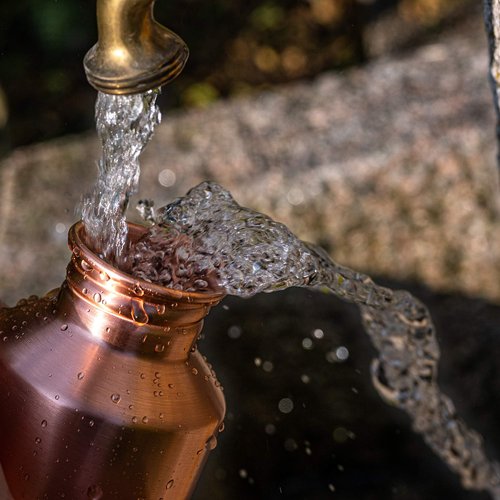 Kosdeg Copper Water Bottle - 34oz Vintage Modern Design - An Ayurvedic Pure Copper Vessel For Drinking- Drink More Water, Lower Your Sugar Intake And Enjoy The Health Benefits Immediately
