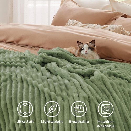 Bedsure GentleSoft Twin Fleece Blanket - Super Soft Cozy Throw for Couch, 60x80 Inches