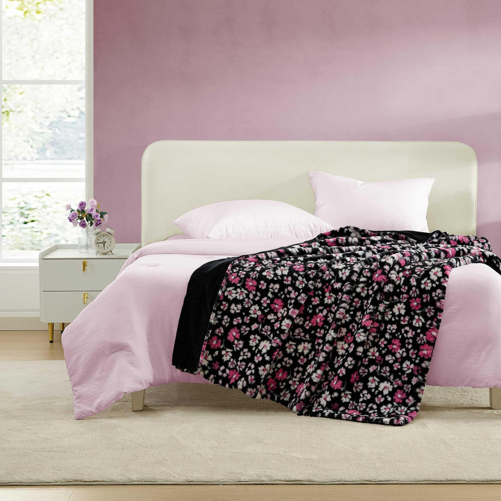 Betsey Johnson - Blanket, Buttery-Soft Faux Fur Throw Blanket for Couch or Bed, Boldly Plush & Oversized Bedding (Leopard Rosettes Black, 50" x 70")