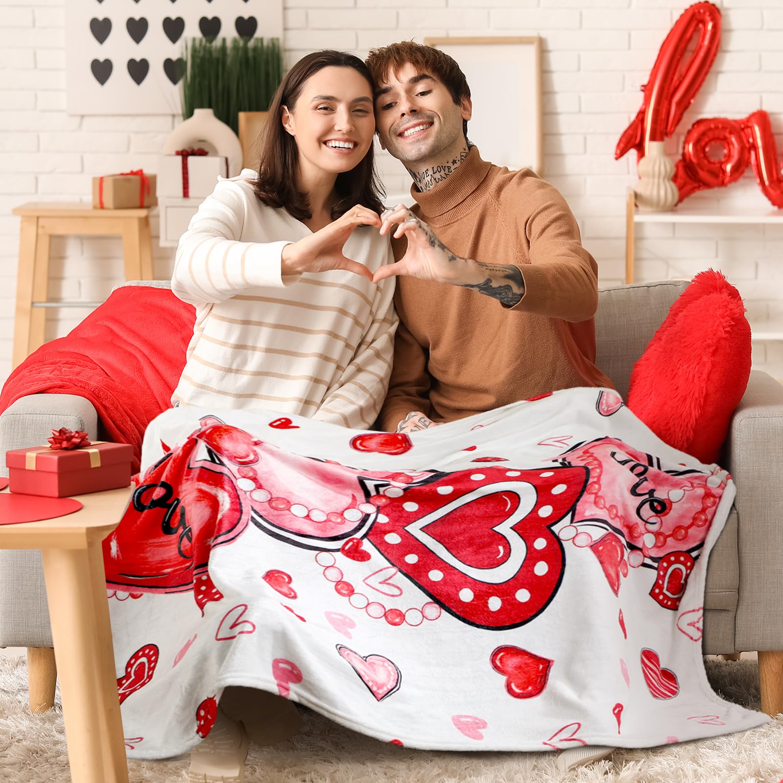 Buryeah 50'' x 60'' Throw Blanket Plush Warm Christmas Winter Decor for Sofa Couch Bed(50 x 60 Inch,Valentine Heart)
