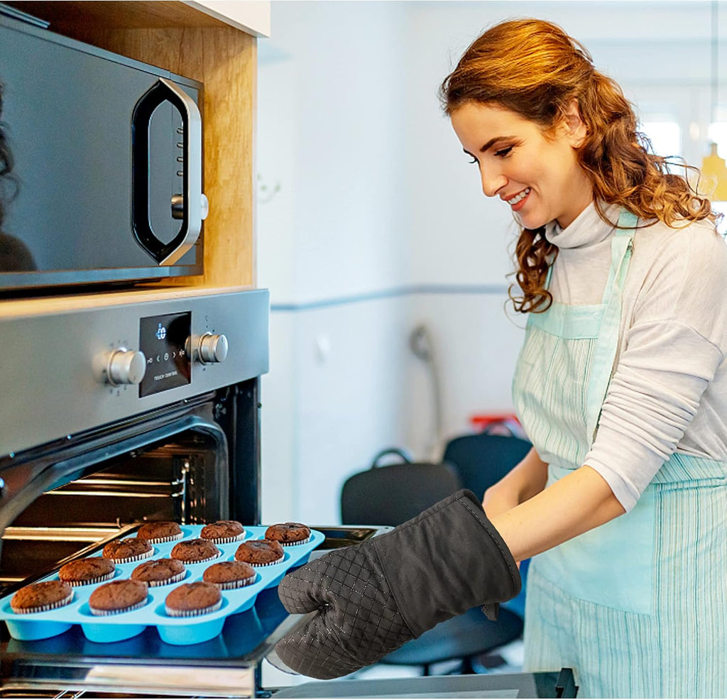 Skiennix Oven Mitts Set - 4 Pcs High Heat Resistant Kitchen Mitts & Pot Holders | Grey