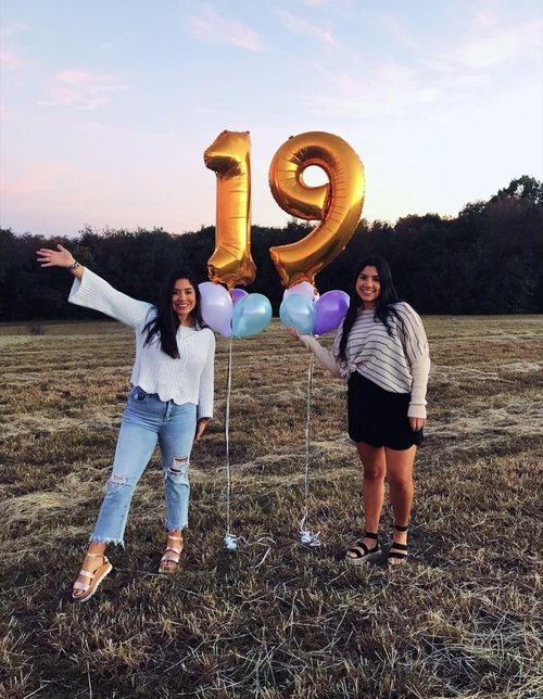 Gold 26 Number Balloon by [Brand Name] - 40 Inch Foil Balloon for Happy 26th Birthday & Engagement Decor