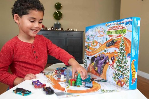 Hot Wheels 2021 Advent Calendar - 24 Surprises with 8 1:64 Scale Vehicles & Play Mat for Kids 3+